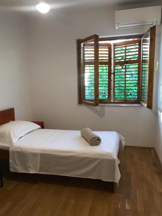 Six Bedroom Holiday Home Matea Ploce  Exterior foto
